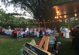 smbali-hai-guests-and-sign